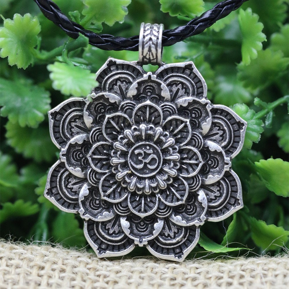 "Yoga Mandala" - Alloy Necklace