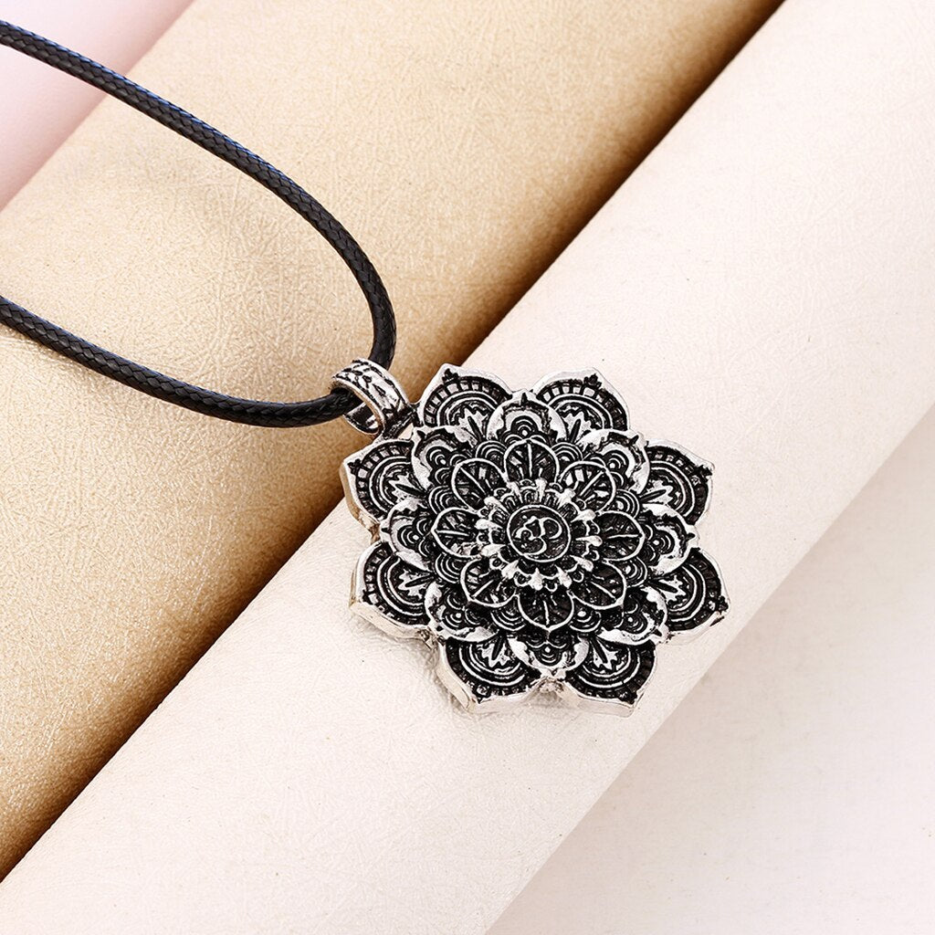 "Yoga Mandala" - Alloy Necklace