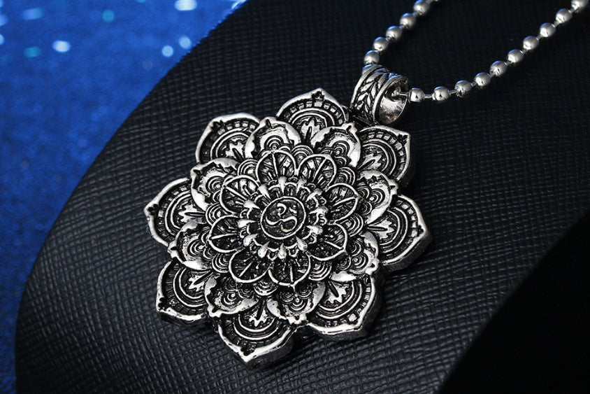 "Yoga Mandala" - Alloy Necklace